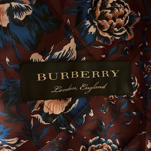 RARE Burberry Floral Quilted Jacket - Picture 6 of 7